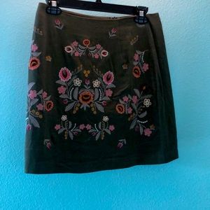 Embroidered skirt